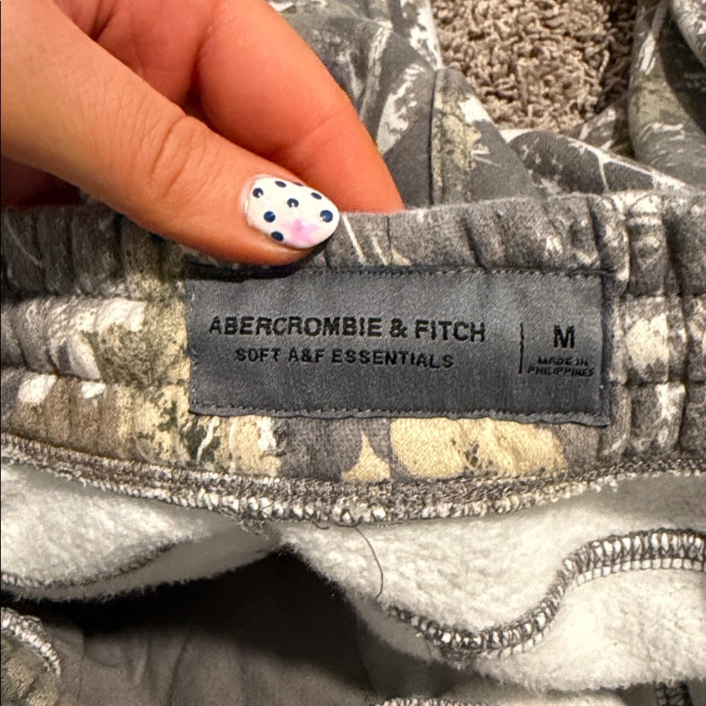 Abercrombie & Fitch Camouflage Joggers - Picture 3 of 3